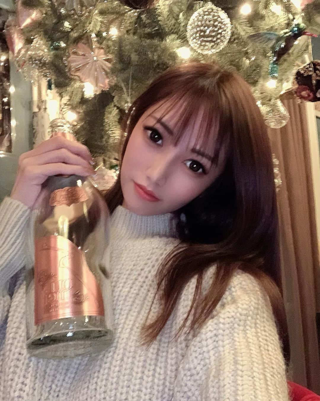 橘鏡花さんのインスタグラム写真 - (橘鏡花Instagram)「お店はもうクリスマス仕様🎅  #soumei#soumeijapan #ソウメイロゼ#シャンパン #キャバクラ#キャバ嬢 #クリスマス#クリスマスツリー #かわいい#followme」11月25日 21時28分 - k_ns07