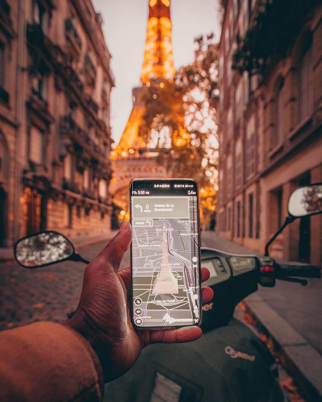 jeffのインスタグラム：「Off to the countryside with  @HuaweimobileFR X  @tomtomdrivers  #Huawei #AppGallery #HuaweixTomTom #Ad」