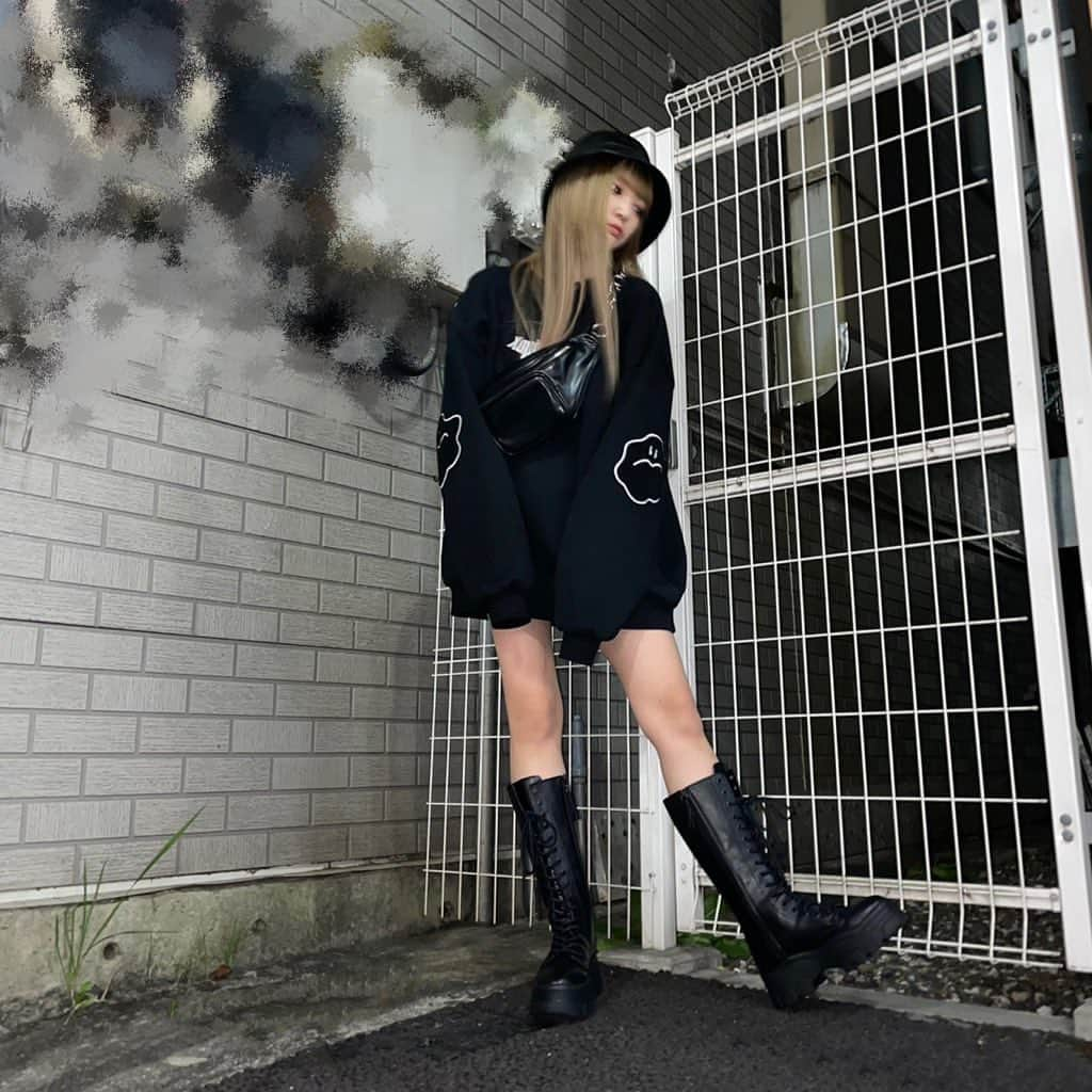 しゅがーさんのインスタグラム写真 - (しゅがーInstagram)「#しゅがこーで  tops▶︎#rasvoa (@rasvoa_official ) boots▶︎#bershka (@bershka ) hat▶︎#wego (@wego_official ) bag▶︎#wego (@wego_official )」11月25日 21時36分 - syugasyuga14