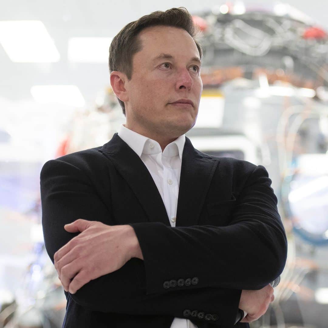 HYPEBEASTさんのインスタグラム写真 - (HYPEBEASTInstagram)「#hypebeasttech: @teslamotors co-founder Elon Musk has overtaken Microsoft’s Bill Gates to become the world’s second-richest person, only one week after he surpassed Facebook’s Mark Zuckerberg to become the third. According to @bloombergbusiness’ Billionaires Index, a recent surge in Tesla’s share price saw Musk’s net-worth rise by $7.2 billion USD to $127.9 billion USD, a move that now sees him behind Amazon boss Jeff Bezos in the rankings.⁠ Photo: Yichuan Cao/Getty Images」11月25日 21時40分 - hypebeast