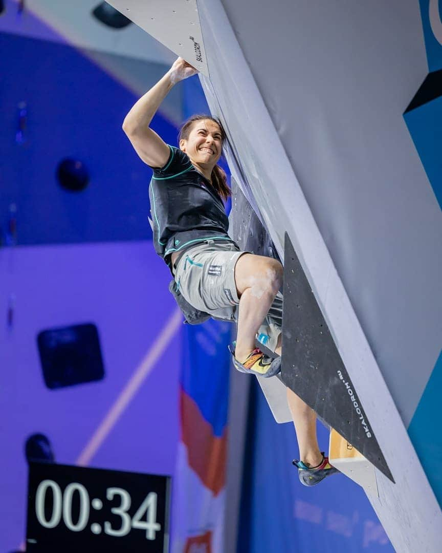 スターシャ・ゲージョさんのインスタグラム写真 - (スターシャ・ゲージョInstagram)「Ultra-try-hard faces from the bouldering finals a few nights ago. It took a lot from me to grab the bronze 🥉 at the last moment... I honestly hoped for a fresher state and a better performance, but I guess that is the price of being out of international competitions for two seasons.   Also I kind of expected more diversity in style, but that is not a thing to complain about 😅  However, I am glad to be through in the combined round that starts on the 27th.  Let's keep giving fair and respectful fights in every round!  @scarpaspa @trangoworldofficial @wingschalk @morphoholds #echmoscow2020 @ifsclimbing @russiaclimbing #bouldering」11月25日 21時43分 - gejostasa