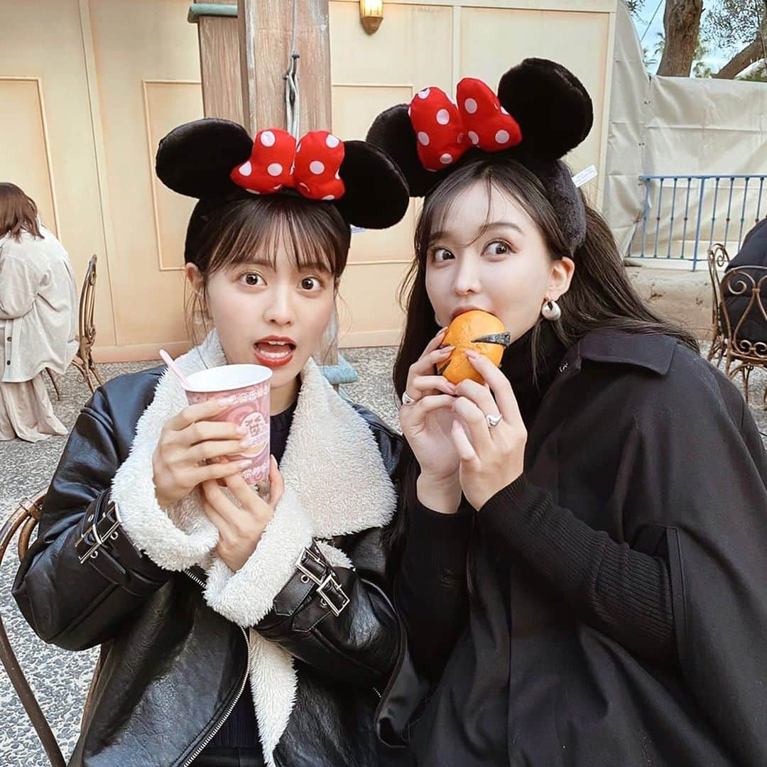 NittaSachikaさんのインスタグラム写真 - (NittaSachikaInstagram)「チュ〜〜〜🐭❣️  あやさんと念願ディズニー！ 楽しくって写真まともに撮ったんこんくらい💭（笑）  大好きな人とのディズニーは本当に天国やった🏰💕  #disneysea #minniemouse #blackfashion」11月25日 21時45分 - chacch1