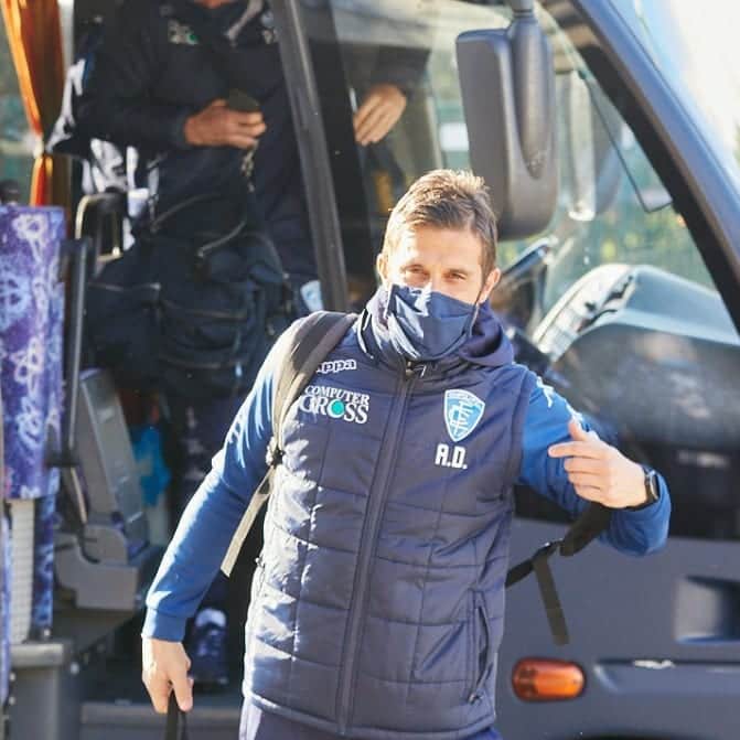エンポリFCさんのインスタグラム写真 - (エンポリFCInstagram)「L'arrivo degli azzurri al Castellani 📸📸📸」11月25日 21時59分 - empoli_fc_official