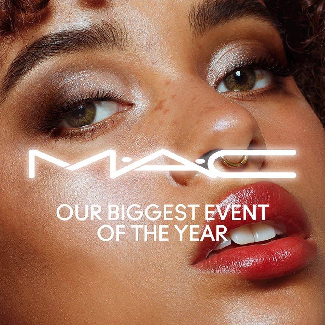 M∙A∙C Cosmetics Japanのインスタグラム：「＼期間限定！M·A·Cブラックフライデー スペシャルオファー／ いよいよ、年に一度のBLACK FRIDAYがスタート🎁 公式オンラインサイト限定でスペシャルなオファーをご用意いたします✨ 詳細は11月27日(金) 0:00に公式SNS(インスタグラム・ツイッター)にて公開予定。 皆さま、是非お楽しみに！  ㅤ #BlackFriday#ブラックフライデー」