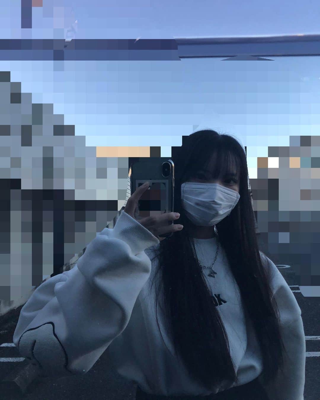 中野みやびのインスタグラム：「自分  #自分 #my #me #i #窓 #反射 #嫌い #鏡 #picture #お気に入り #写真 #空 #sky #中野みやび」