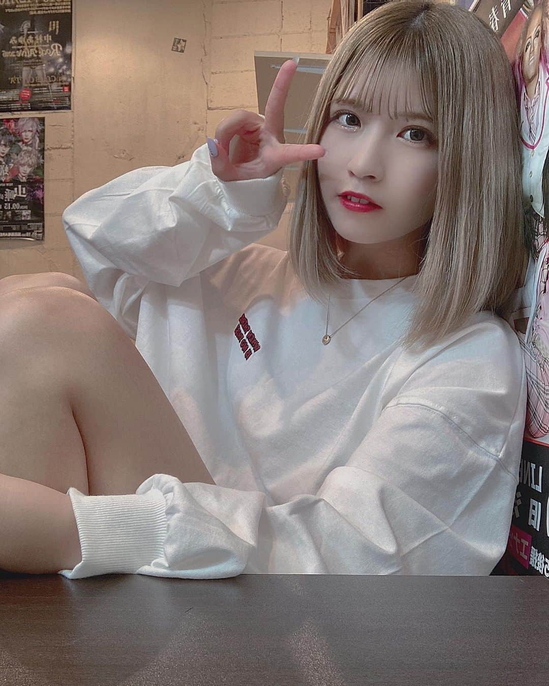 ちはるのインスタグラム：「. 水色のカラコンした日のやつ、そしてこの服おじょんがくれたやつ＾＾背中が可愛いんよ、いつかみせるるるる」