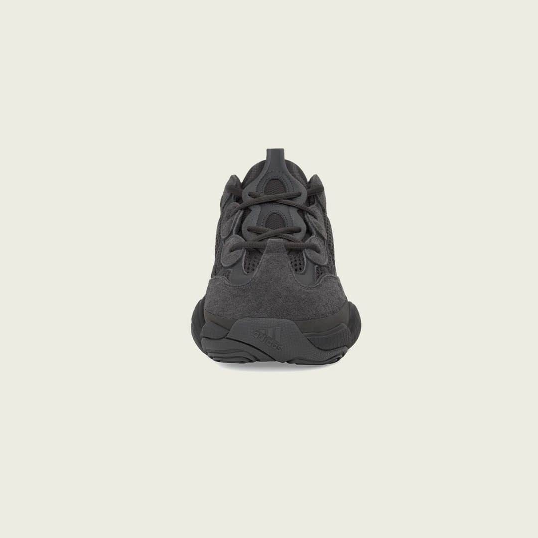 adidas Originalsさんのインスタグラム写真 - (adidas OriginalsInstagram)「YEEZY 500 UTILITY BLACK. AVAILABLE GLOBALLY NOVEMBER 30 AT ADIDAS.COM/YEEZY AND ON THE ADIDAS APP IN SELECT COUNTRIES.」11月25日 22時01分 - adidasoriginals