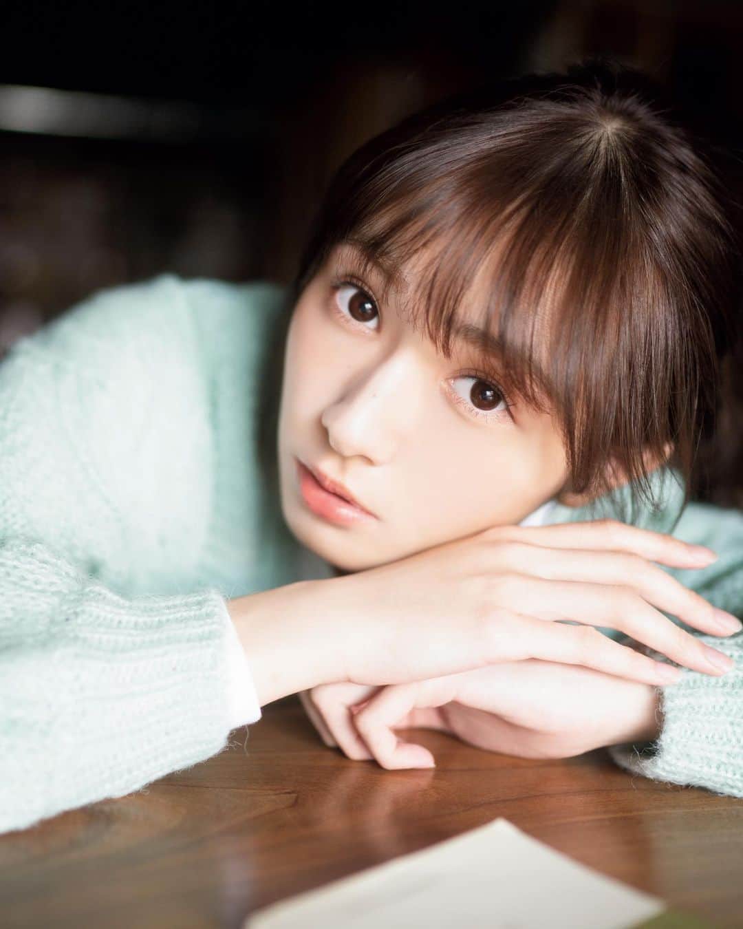 週刊少年マガジンのインスタグラム：「発売中の　#週刊少年マガジン 52号も #櫻坂46 のメンバーが登場！  表紙・巻頭グラビア １期生・ #小池美波 さん センターグラビア　１期生・ #渡辺梨加 さん 巻末グラビア　２期生・ #守屋麗奈 さん  ＜表紙・巻頭グラビア １期生・小池美波さん＞ 撮影 / 藤本和典 スタイリング / 優哉 ヘアメイク / 新山知佳 デザイン / 松本麻実 ( GROSVENOR design ) 撮影協力 / さがみ湖リゾート プレジャーフォレスト  ＜センターグラビア　１期生・渡辺梨加さん＞ 撮影 / HIROKAZU スタイリング / 川上舞乃 ヘアメイク / 新山知佳 デザイン / 坂上和也（banjo）  ＜巻末グラビア　２期生・守屋麗奈さん＞ 撮影 / HIROKAZU スタイリング / 武久真理江 ヘアメイク / 渋谷絵里奈 デザイン / 松本麻実 ( GROSVENOR design )  4号連続櫻坂46祭り 出演陣はこちら！ ＜51号 11月18日発売＞ １期生の第１弾は菅井友香さん！  ＜52号 11月25日発売＞ 表紙・巻頭グラビア １期生・小池美波さん センターグラビア　１期生・渡辺梨加さん 巻末グラビア　２期生・守屋麗奈さん   ＜1号　12月2日発売＞ 表紙・巻頭グラビア ２期生・藤吉夏鈴さん & ２期生・山﨑天さん センターグラビア　２期生・関有美子さん & ２期生・松平璃子さん 巻末グラビア　２期生・大沼晶保さん & ２期生・大園玲さん   ＜2・3合併号 12月9日発売＞ デビューシングル『Nobody’s fault』と同時発売！ 表紙・巻頭グラビア ２期生・森田ひかるさん（表題曲センター） センターグラビア　１期生・尾関梨香さん 巻末グラビア　２期生・井上梨名さん」
