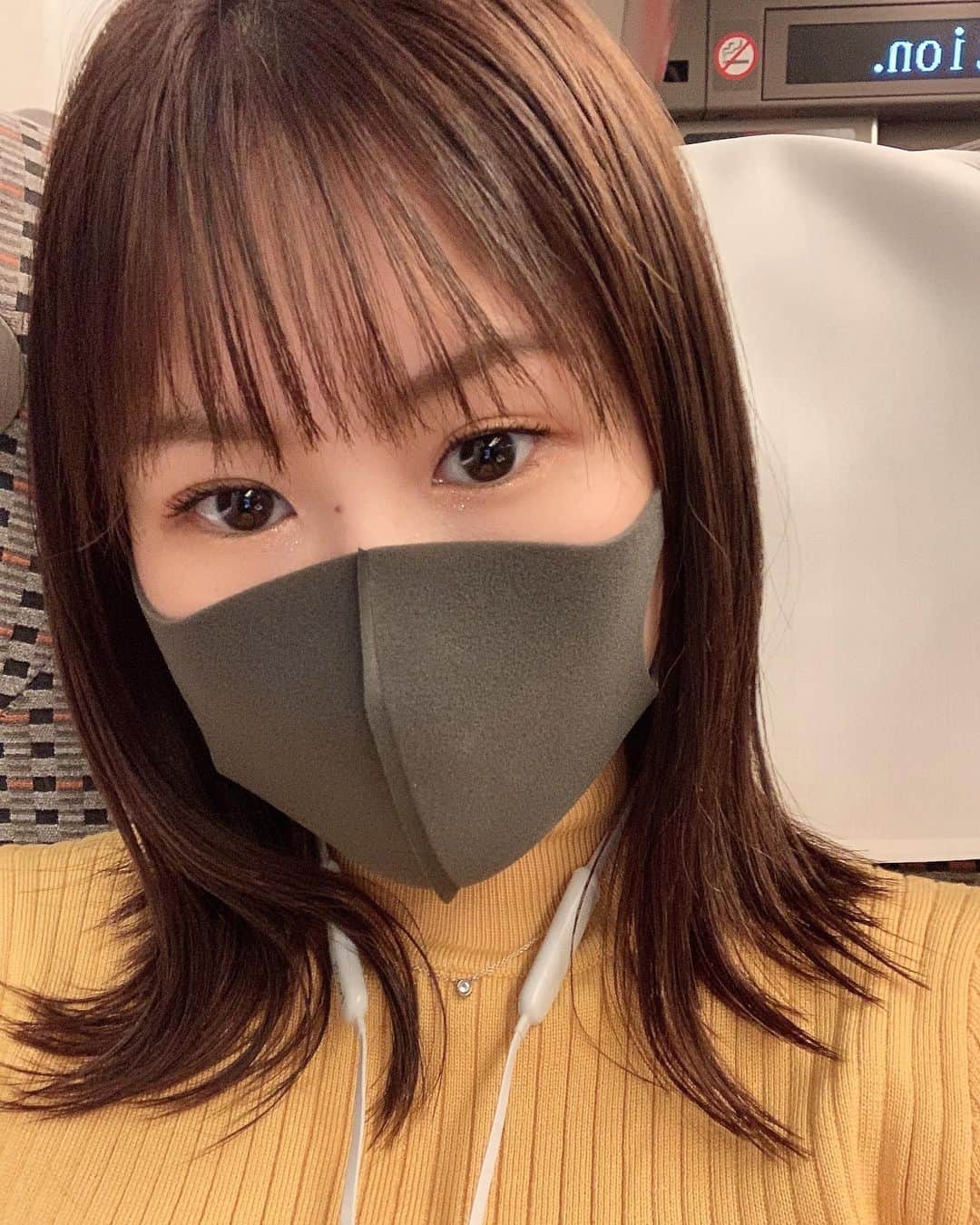 大関れいかのインスタグラム：「. 髪の毛サラサラ〜 少しカットもしてもらった 前髪の調子も最高🙂」