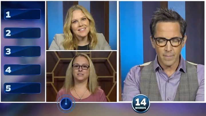 ダン・ブカティンスキーのインスタグラム：「@marycmccormack may be my BF and godmother to my kids but we play @25wordsorlesstv to win!  And she scares me!!!   Boston WCVB 5 at 12:30pm Dallas MORE 27 at 5:30pm & 8:30pm Philly FOX 29 at 1:00pm & 1:30pm LA FOX 11 at 2:00PM & 2:30PM⠀⠀ NY FOX 5 at 6:30PM SF KTVU at 2:00 PM」