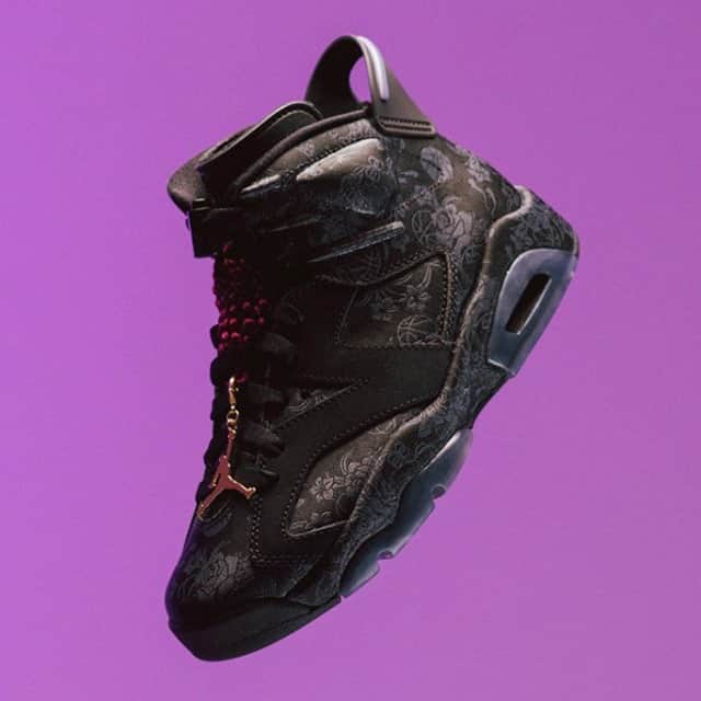 Sneaker Newsさんのインスタグラム写真 - (Sneaker NewsInstagram)「The Air Jordan 6 WMNS "Singles Day" is finally releasing in the US on November 25th. Extended sizes will be available! Hit the link in our bio for a store list.」11月25日 14時01分 - sneakernews