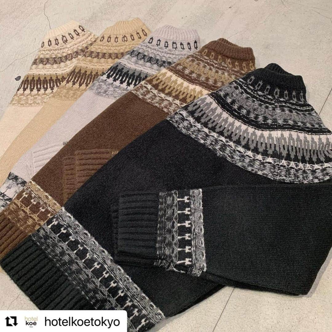 コエのインスタグラム：「#Repost @hotelkoetokyo  ・・・ 【求心柄クルーネックセーター】 .  商品概要⬇️ .  華やかなアクセントに映える求心柄をあしらったセーター。 .  広めに開いたクルーネックがさりげない抜け感も演出。あたたかなニットで、寒い季節にも重宝します。 .  シンプルに着るのはもちろん、ハイネックトップスやシャツをインナーに合わせるのもおすすめです。 .  サイズ M,L .  カラー 5色展開 .  価格 ￥5,489 .  #koe #outfit #ootd #outfitoftheday #fashion #code #in_fashion #instafashion #2020aw #hotelkoe #ファッション #アパレル #コーディネート #メンズコーデ #ニット #求心柄 #冬コーデ #柄ニット #ジェンダーレス #ユニセックス #shibuya」
