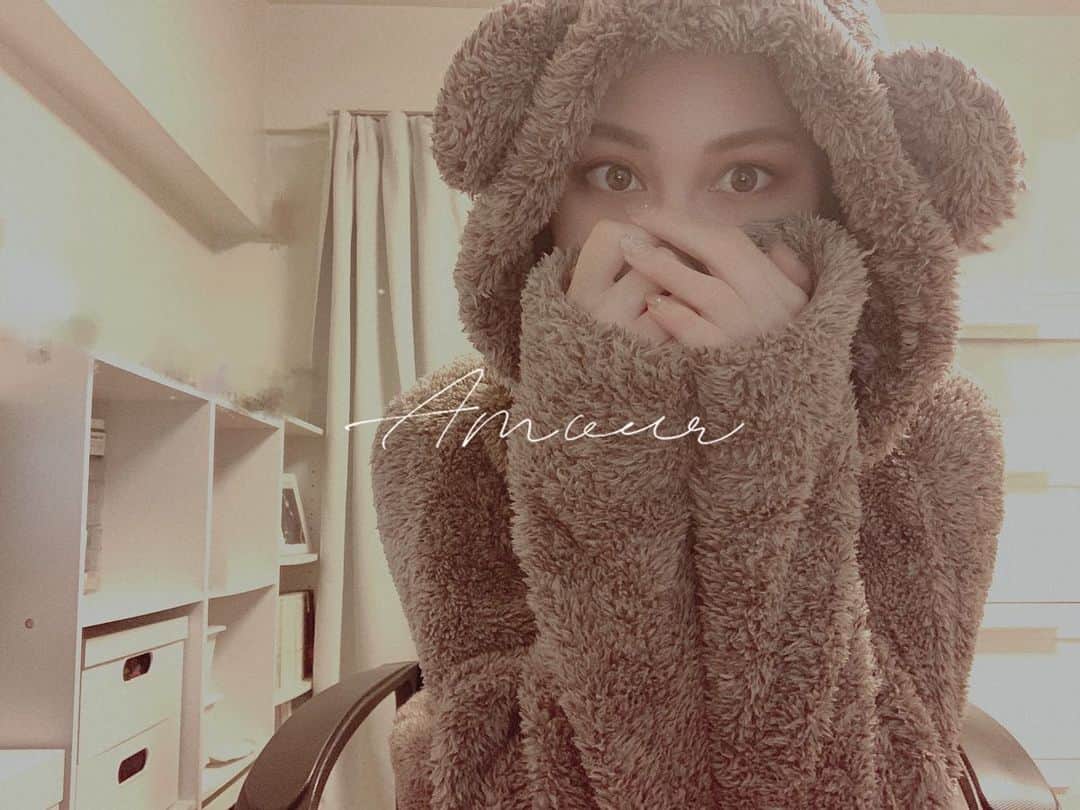 中村里彩さんのインスタグラム写真 - (中村里彩Instagram)「* * 寒くなってきたので、ルームウェアはもこもこ🐻💭 たまにクマじゃなくて猿にみえるのは気のせいかな🐒 みんなも風邪ひかないようにあったかくしてね。」11月25日 14時59分 - nakamura_risa_
