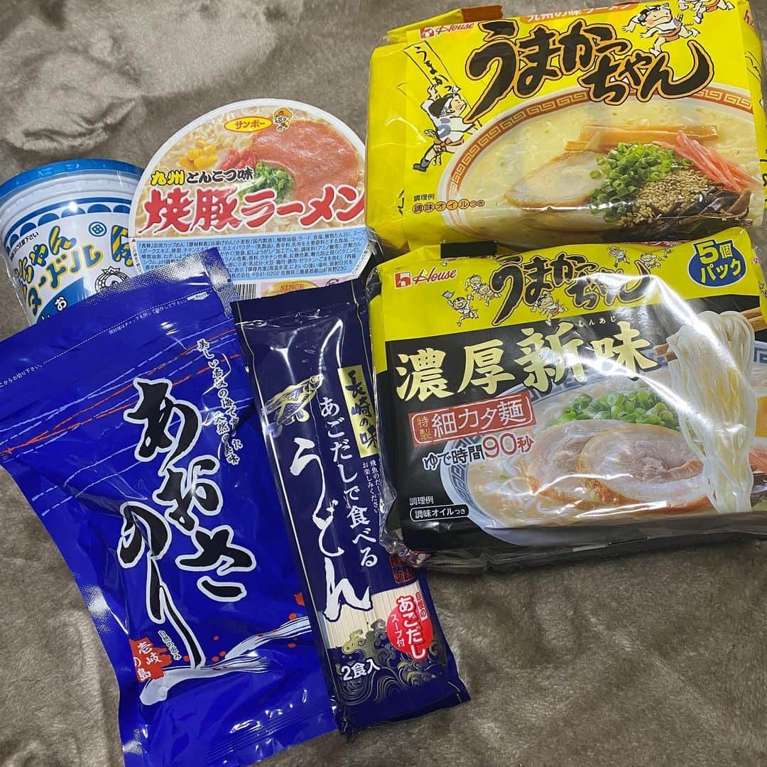 岩村菜々美さんのインスタグラム写真 - (岩村菜々美Instagram)「実家から自分で自分に送った荷物が届いた。 全て食料だったことはひみつw」11月25日 15時30分 - nanami1120