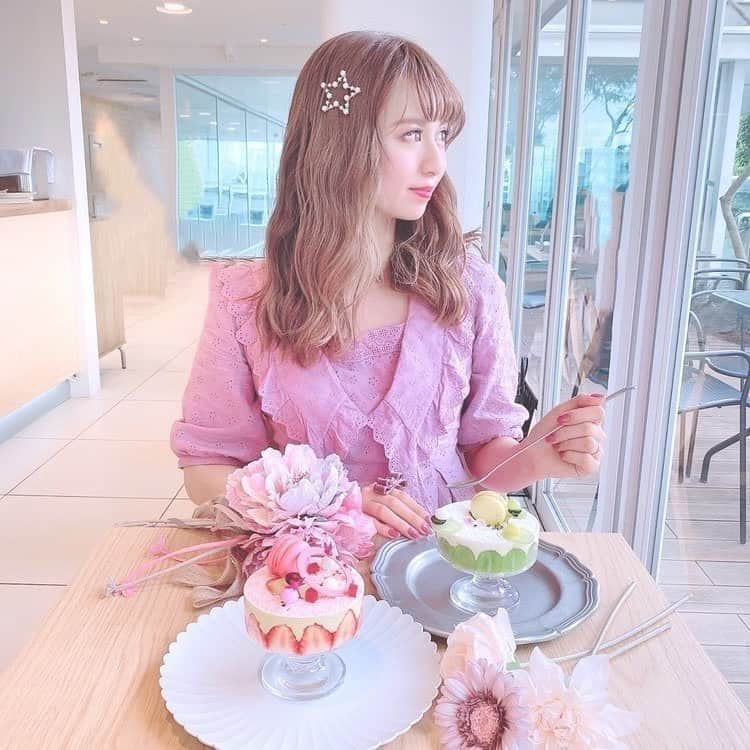 ローリエプレス編集部さんのインスタグラム写真 - (ローリエプレス編集部Instagram)「🧁﻿ ﻿ フォトジェなスイーツを食べるならトライアングルカフェがおすすめ♡﻿ ﻿ 晴れた日はテラス席でまったりスイーツタイムを楽しんでみて！﻿  ※1枚目の写真のみ、別店舗(latelier a ma facon)です  📍 @triangle.cafe  東京都世田谷区玉川3丁目17-1 ﻿ ❤︎こちらもおすすめ❤︎ 📍 @latelier_a_ma_facon   ❤︎ Thank You ❤︎﻿ @mmelody_s2  @misa_kitty  ﻿ #laurierpress_東京カフェ﻿ ﻿ 📝 二子玉川『トライアングルカフェ』が人気！Instagramで今話題のパフェをレポート♡ ﻿ https://laurier.excite.co.jp/i/E1603165817660﻿ ﻿ ﻿ ﻿ ﻿ ﻿ ﻿ ﻿ ﻿ #laurierpress #ローリエプレス #二子玉カフェ #カフェ巡り #二子玉 #東京カフェ #パフェ巡り」11月25日 15時41分 - laurier_press