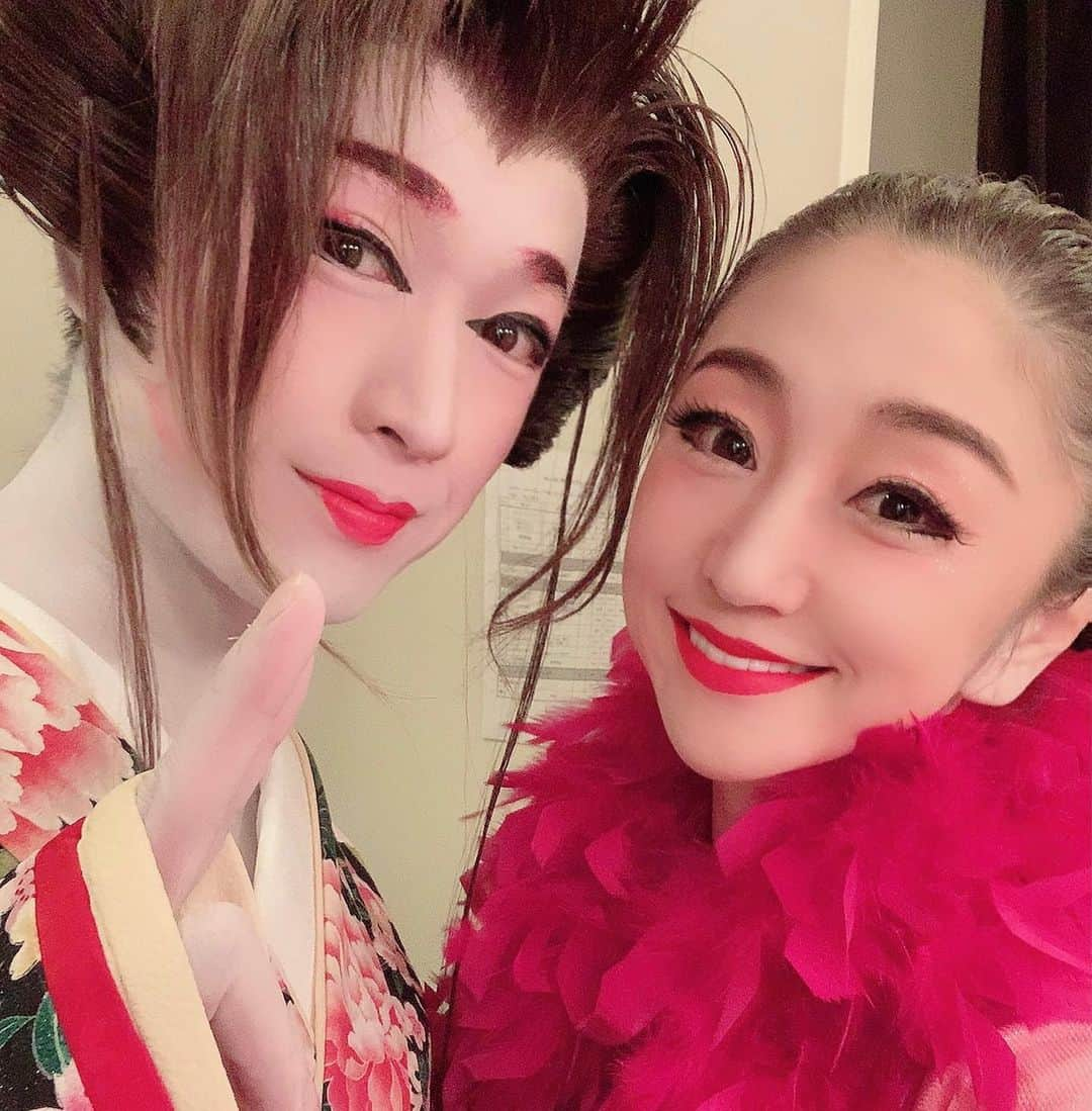 柑谷あゆみさんのインスタグラム写真 - (柑谷あゆみInstagram)「23日にラドンナ原宿さんで、 今年最初で最後になった出演イベントでした👘 5月から延期が続きましたが、無事公演できてよかった♥️ 改めて舞台に立てる喜びと楽しさを痛感しました♥️ 楽しかったー🤣❣️ あゆT @acollection7 も絶賛発売中です👕笑 #椿欣也さんレビューショウ #ラドンナ原宿 #日本舞踊　#殺陣　 #ゴムパッチン #着物」11月25日 15時47分 - kantani_ayumi