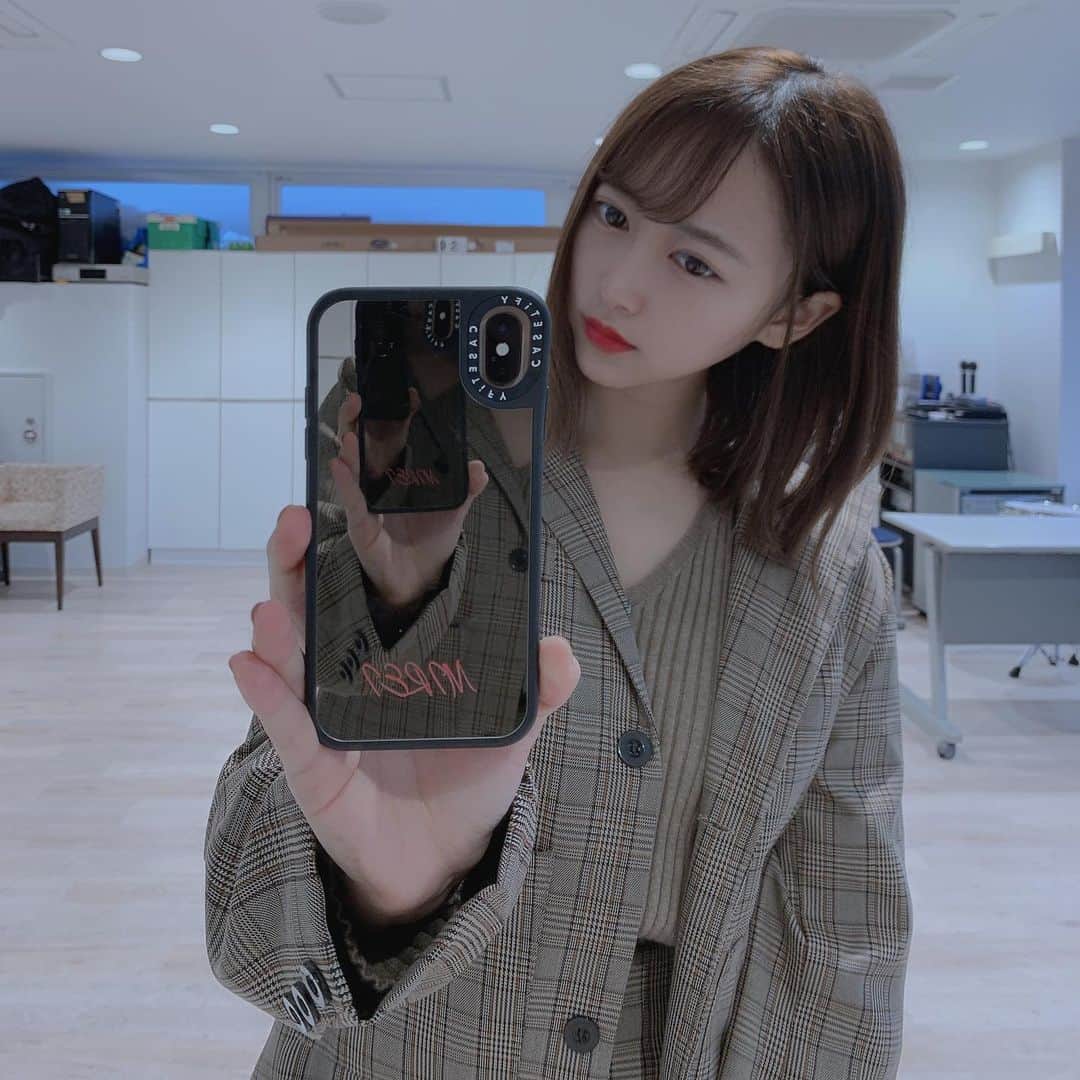 塚本美玲のインスタグラム：「あわせ鏡﻿🪞 ﻿ ﻿ ﻿ @CASETiFY @CASETiFY_jp #CASETiFY #CASETiFYミラーケース #StateYourCase」