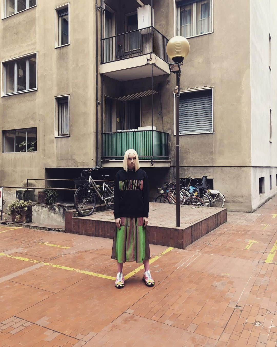 アツシナカシマさんのインスタグラム写真 - (アツシナカシマInstagram)「#atsushinakashima #アツシナカシマ #milanfashionweek #mfw #shooting」11月25日 15時58分 - atsushi.nakashima