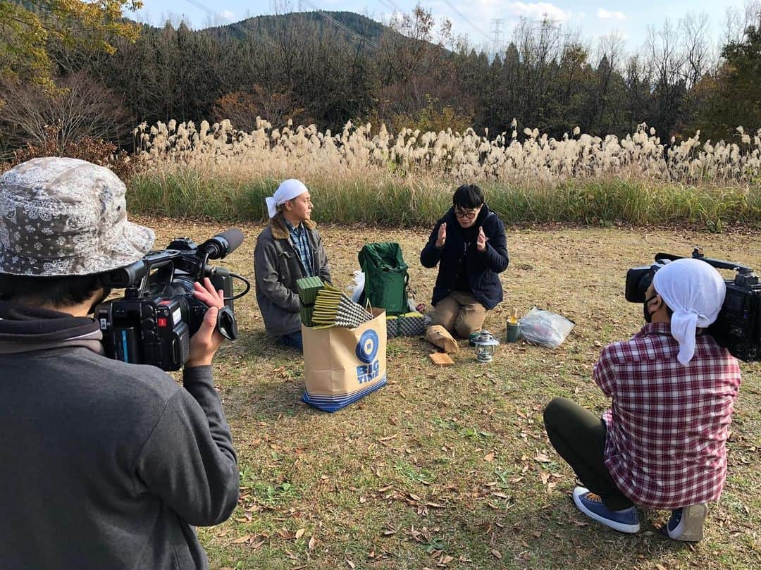 ヒロシさんのインスタグラム写真 - (ヒロシInstagram)「KAB【ヒロシのひとりキャンプのすすめ】ロケ。  ゲストは満を辞してスパローズ大和一孝。  #KAB #ヒロシのひとりキャンプのすすめ  #スパローズ #大和 #ヒロシ」11月25日 16時00分 - hiroshidesu.official