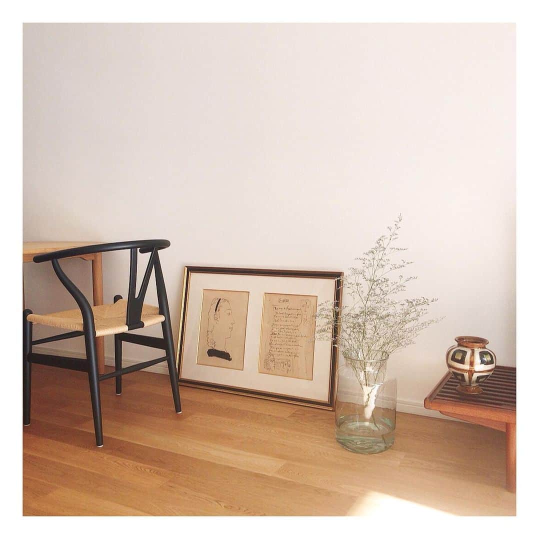 船曳ひろみさんのインスタグラム写真 - (船曳ひろみInstagram)「♡ 実家から譲ってもらった絵もお気に入り。 #interior #livingroom」11月25日 16時10分 - hiromi_funabiki