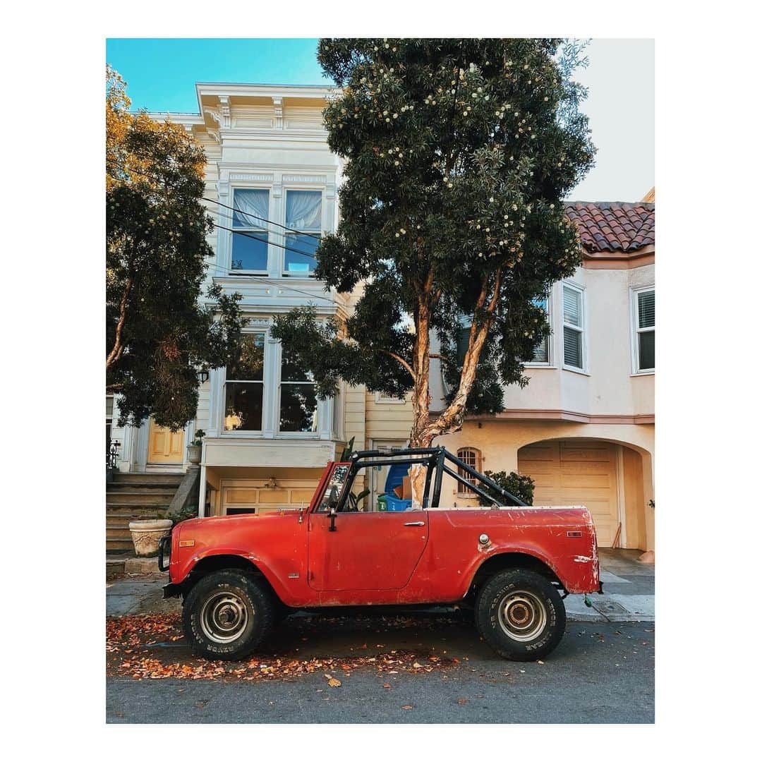 Melissa Santiagoのインスタグラム：「Scout’s honor ✌🏽 #CarsNTrees #AutosOfTheMission j」