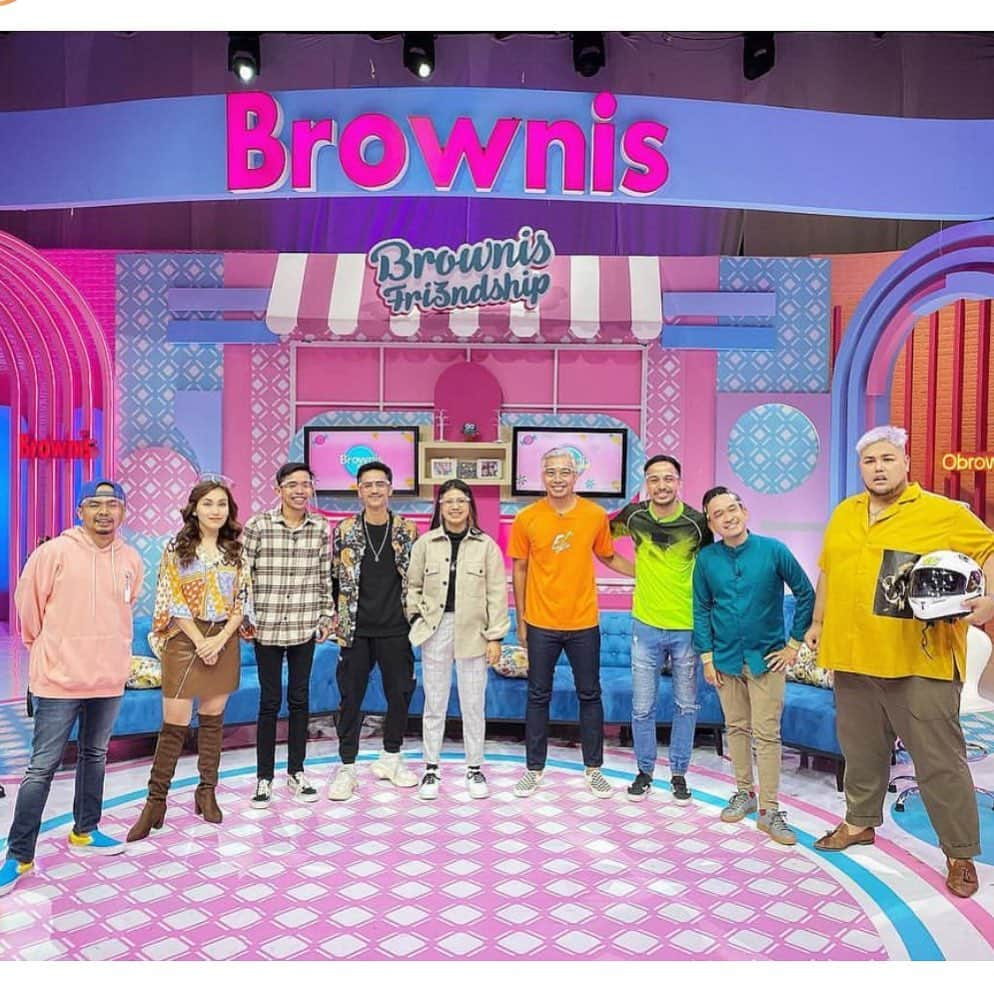 アユ・ティンティンさんのインスタグラム写真 - (アユ・ティンティンInstagram)「Yuhhuuu mksh manis @brownis_ttv 💃😁」11月25日 16時30分 - ayutingting92