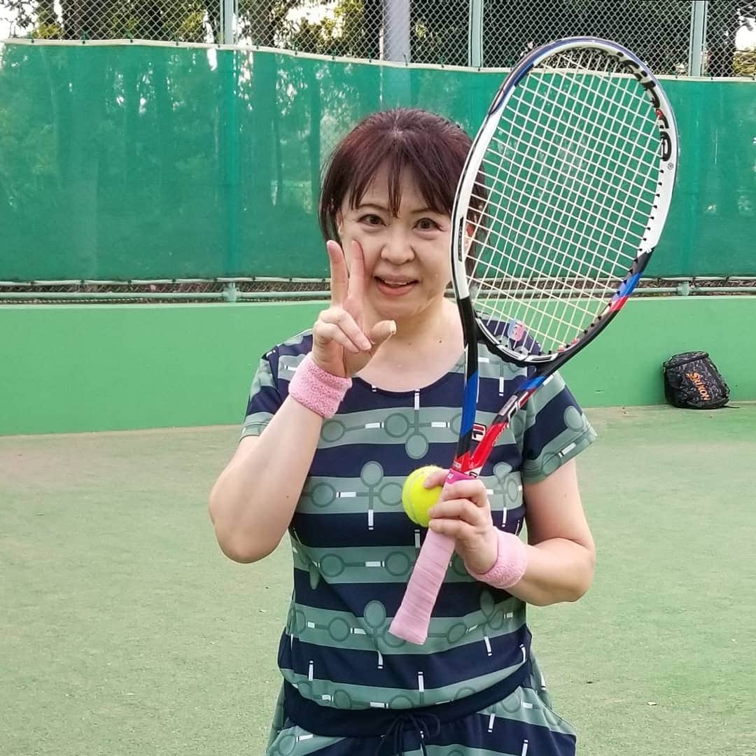宇月田麻裕さんのインスタグラム写真 - (宇月田麻裕Instagram)「仲間に頼まれて動画を撮ったついでに、わたしも撮っていただきました。初めてのテニスの動画🎾 🎾のあとは中華。」11月25日 16時38分 - mahiro_utsukita
