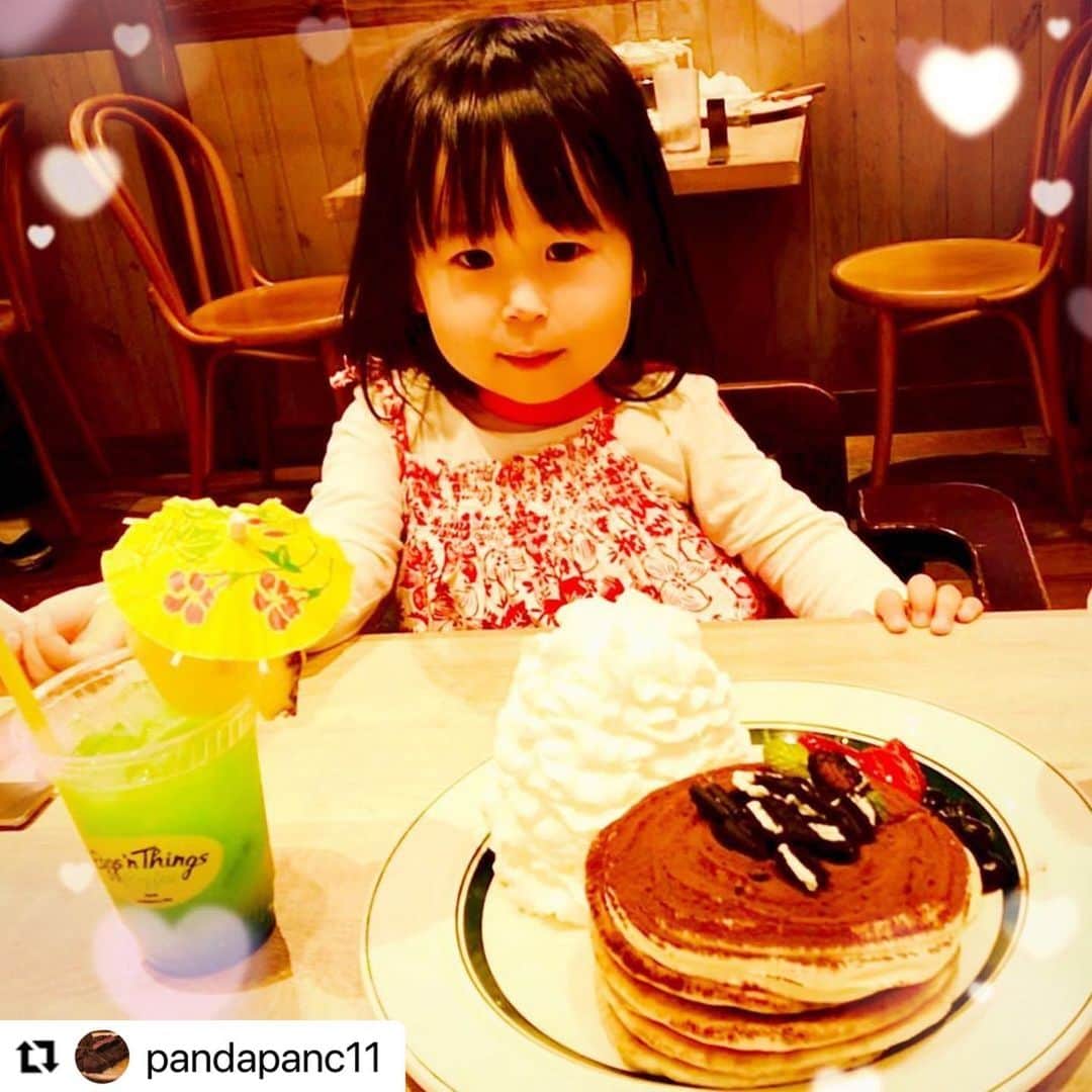 のインスタグラム：「#Repost @pandapanc11 様  ご来店頂きましてありがとうございます😊  また、「 #アロハでエッグスン 」で可愛らしいお写真をご投稿頂きましてありがとうございます☀️🌈  ぜひ、またEggs 'n Thingsでごゆっくりとお過ごしください😆🏝  ============== 【11月30日（月）までの限定キャンペーン】  🌺アロハシャツ🌺を着用し店内でお一人様500円(税別)以上のお食事をご注文のお客様にオリジナルドリンク🥤をプレゼントしています🏄‍♂️  さらに、アロハシャツでお食事を楽しまれている写真を【 #アロハでエッグスン 】と付けてInstagramに投稿すると、「 #セミオーダーメイドアロハシャツ 」や「 #お食事券10,000円分 」を各10名様ずつにプレゼントいたします🌴  ・ムームーなどアロハ柄の物も対象です。 ・アロハシャツはご持参いただき、店内で羽織っていただければ大丈夫です。  ぜひ、アロハシャツを着てEggs ’n Thingsで楽しくごゆっくりとお過ごしください😊  ※Instagramを使っていないお客様はオハナ（スタッフ）がお店のInstagramに投稿します。 ※投稿された写真は厳選してEggs ‘n Things公式Instagramにてリポストします。  ----------- #アロハでエッグスン #eggsnthings  #エッグスンシングス #ららぽーと #gotoeat #eggsngram」