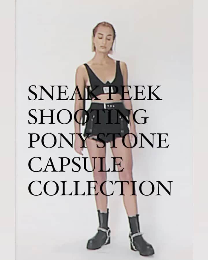 のインスタグラム：「𝐒𝐍𝐄𝐀𝐊 𝐏𝐄𝐄𝐊 𝐒𝐇𝐎𝐎𝐓𝐈𝐍𝐆 @ponystone_official  𝐂𝐀𝐏𝐒𝐔𝐋𝐄 𝐂𝐎𝐋𝐋𝐄𝐂𝐓𝐈𝐎𝐍 @superkkkiki  @jeeraw  @rawessissy  🕹」