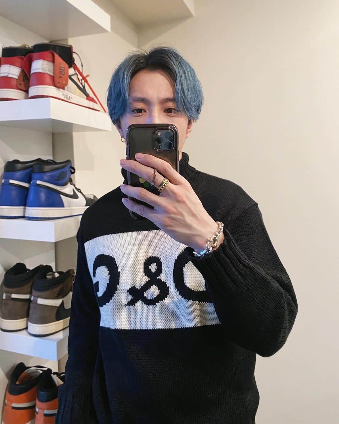 DJ FUMIのインスタグラム：「気分転換に部屋の模様替えしとる」