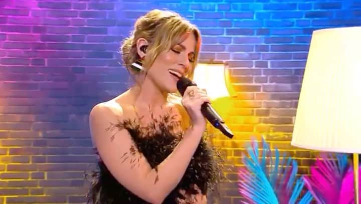 エドゥルネのインスタグラム：「Aquí tenéis un trocito de mi actuación de “Tal vez” en @idolkidsesp en directo.  ¡Espero que os gustara!」