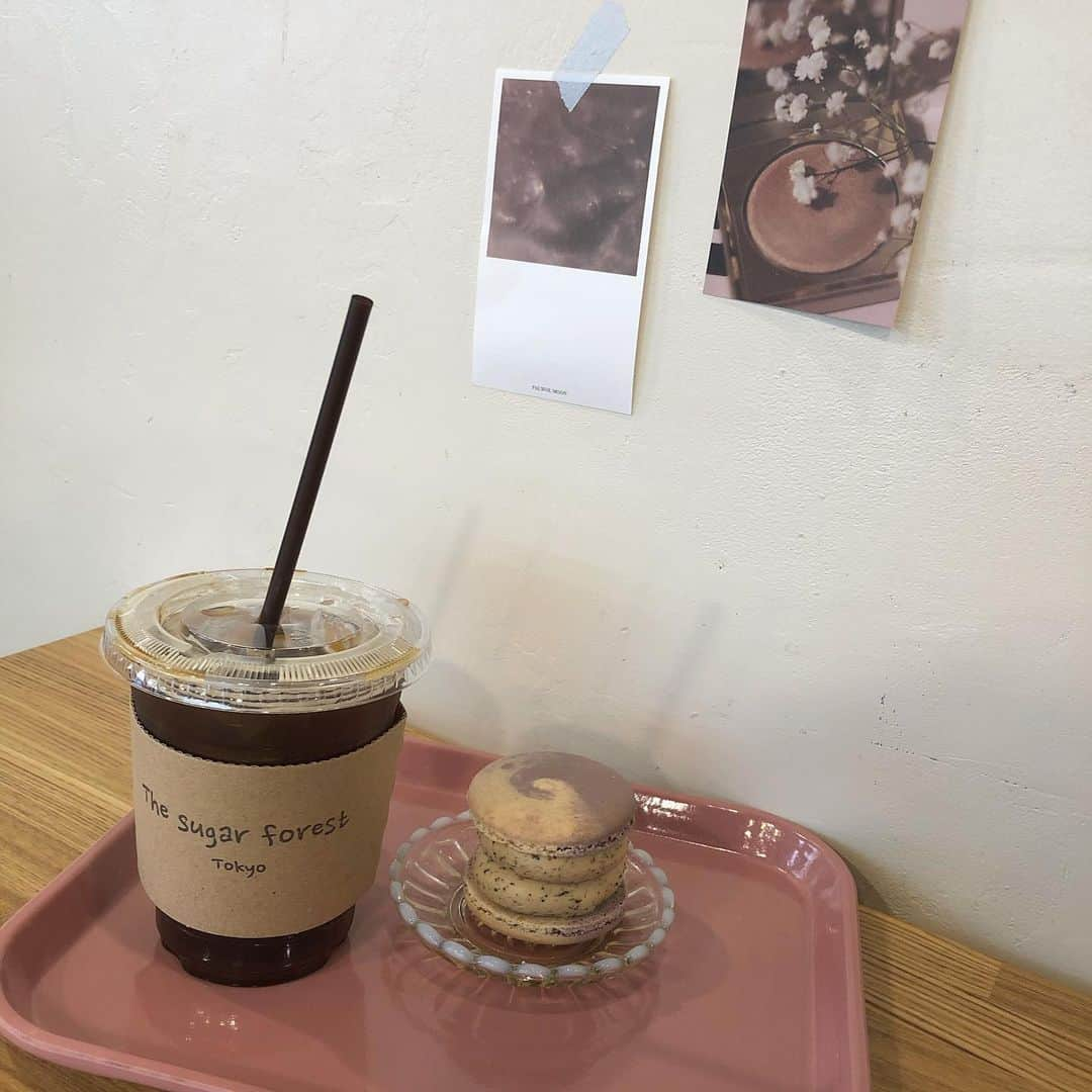 谷中唯彩さんのインスタグラム写真 - (谷中唯彩Instagram)「THE SUGAR FORESTさん💜  トゥンカロンのカフェ☕️ 店内はk-popが流れてて雰囲気はまるで韓国のcafeそのものだった🥰 頼んだのはアールグレイティー味！ 美味しかった😍  #thesugarforest #高円寺カフェ #トゥンカロン #韓国カフェ #카페 #뚱카롱 #좋아요 #고엔지 #도쿄카페」11月25日 17時05分 - yuisa_erg