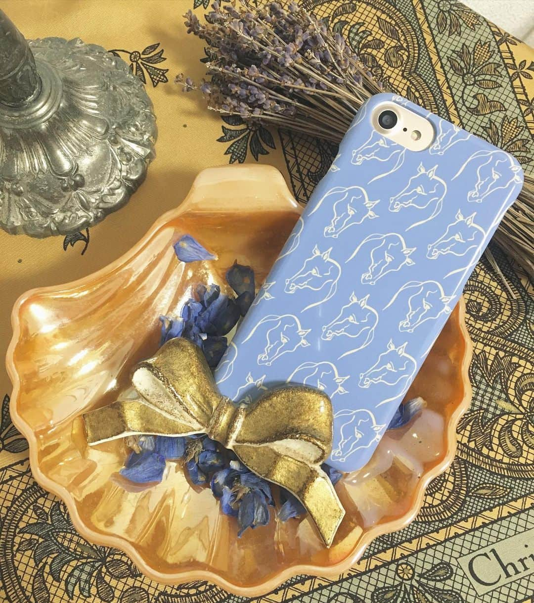 phocaseさんのインスタグラム写真 - (phocaseInstagram)「【classical Horse】﻿ ﻿ クラシカルな気分になってみない？🩰🕯🪞﻿ ﻿ ﻿ 取り扱っているスマホケースはiPhone、Androidたくさんの機種に対応しています💡﻿ ﻿ ﻿ LINE@のお友達になってくれた﻿ 方にはクーポンをプレゼントしています🎁﻿ @をつけてcaseplay_jamで検索してね🍒﻿  ﻿ ﻿ ﻿ ﻿ #caseplay_jam  #スマホケース #iPhone #Android #caseplayjam #iPhoneケース #アイフォンケース #手帳型ケース #androidケース #携帯ケース #スマホケース専門店 #おしゃれ雑貨 #友達募集 #スマホ」11月25日 17時07分 - caseplay_jam