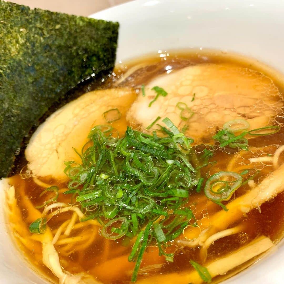 のインスタグラム：「うめ〜❣️ #masahirotakashima #dueitalian  #dueitalian市ヶ谷本店  #醤油らぁめん  #tokyo  #japan」
