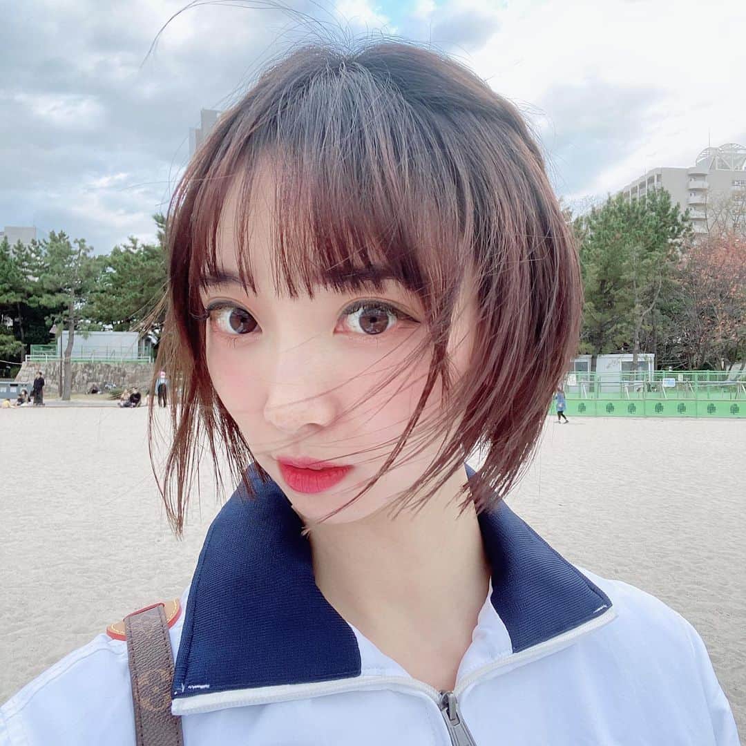 のインスタグラム：「#美容院 大好きで週一で行っている私🤣🌹 . 今回は #池袋 の #iria でオッジィオットヘッドスパ＋ブロー&コテ仕上げ をお願いしました . アロマの香りでゆっくり時間をかけて #ヘッドスパ していただき、頭皮や髪が生き返りました💕✨ . Salt.（ソルト）は提携した美容サロンに365日通い放題のサブスクサービスで エステ・SPA・フィットネス・ネイル・ヘアケアなど厳選し選び抜いた２7０以上のサロンが使い放題です🍀 . #美容サブスクsalt @salt__official__  #model #モデル #japanesemodel #恵美 @tokyo_joshibu #東京女子部 #tokyo_joshibu #ビジョビ #PR @b_b_j.j #トミーフィルフィガー #トミージーンズ #ルイヴィトン #ショートカット #ショートボブ #ボブ」