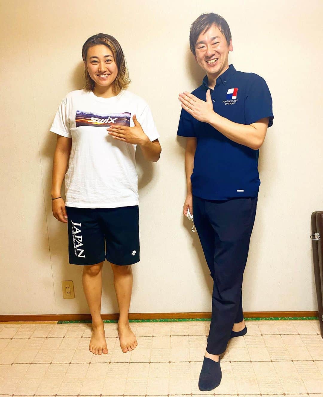 のインスタグラム：「. 今鹿児島県伊佐市で合宿を行っていますが、 知り合いの紹介で、鹿児島市内にある鶴亀堂鍼灸院の、 脇田先生に宿まで足を運んでいただきました！ 最新の電気治療を使っていただいたのですが、 脇田先生の手から流れる電気が触れたところ全てに流れるので、当たり損ねる事がなく、ピンポイントにフィットし、今まで使用していた電気治療とは180度違い驚きでした🤯 もちろん終わった後の軽さや、個人的には、 長い間取れなかった腰と太腿の痛みが取れ、何年ぶりにこの痛みが無くなっただろうってゆう驚きと感動でいっぱいでした😭 . プロの選手や、モデルさんの骨盤矯正などもされているそうです😳‼️ 全体の施術が終わった後、少しだけやってもらいましたが、軽く触られていただけなのに、頭が一回り小さくなりました😱２枚目の写真を参考に‼︎ . 今のところ九州では、脇田先生しかこの機械を持っていないらしく、とても貴重だと思います！ これだけの効果があるのに20分程度(痛みにより少し異なる)で終わるので、時間がない方でも、気になるなって思ったら、ぜひ鶴亀堂鍼灸院に行ってみてください‼️ 脇田先生が、悩んでる痛みを治してくださると思います😊 下のアカウントから見るだけでも良いので、ぜひ見てみて下さい😌✨ @tsurukame.labo  . . #鶴亀堂鍼灸院」