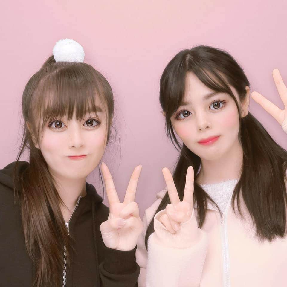 西原愛香のインスタグラム：「#melulu #jk #プリクラ #前髪死んだ#距離感#初々しい」