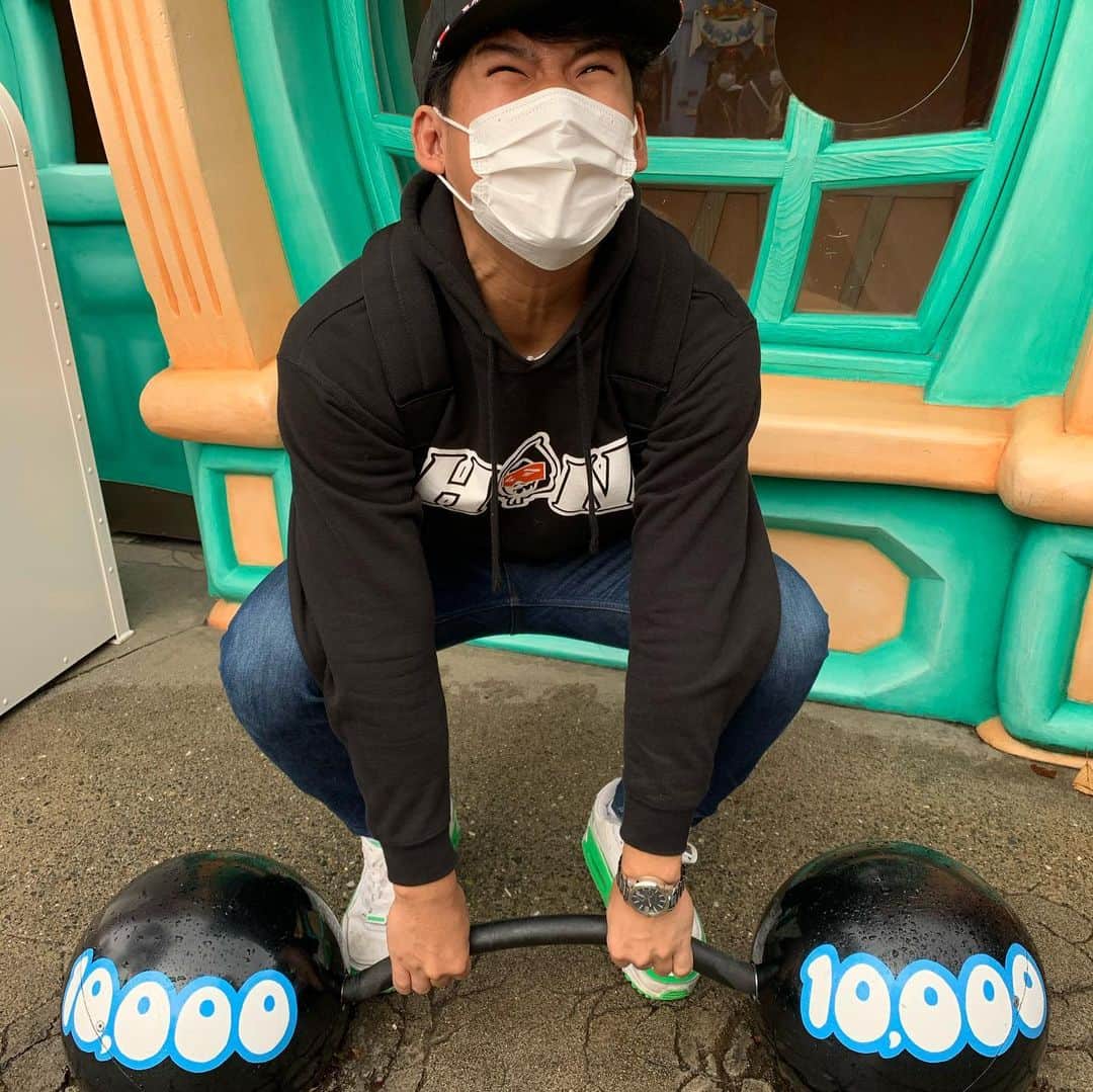 鈴木ゆゆうたのインスタグラム：「ディズニー行ってきた(雨)」