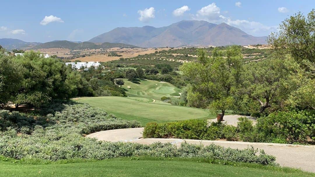 のインスタグラム：「Ill be back with my new Handicap very soon, love this place #golf #guessthecourse」