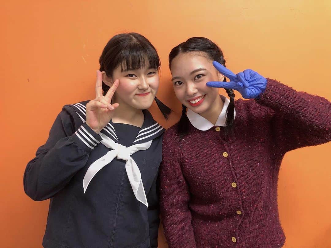 山田寿々さんのインスタグラム写真 - (山田寿々Instagram)「﻿ ﻿ 続き✨﻿ ﻿ 中野ミエ子役の真瀬風花さん🌼﻿ 礼ちゃーん！って名前呼ぶシーン﻿ いつも楽しみにしてました🙏❤️﻿ ﻿ 平田祥子役の木村夏女さん💞﻿ 千秋楽前にすごく嬉しいお言葉を言って下さって﻿ その言葉を思い出す度に嬉しくてニヤニヤしちゃいます。。﻿ またトランプしてください🥰笑﻿ ﻿ それから、信乃さんと2人でお写真が撮れなかったんです😢﻿ 集合写真🥲📸﻿ ﻿ 信乃さんもすごくお優しくて個人的に声がすごく好きです。。﻿ ﻿ なでしこ隊の皆さん！本当にありがとうございました❤️﻿ ﻿ ﻿ #舞台MOTHER #MOTHER #なでしこ隊」11月25日 18時11分 - suzu48_tan_1211