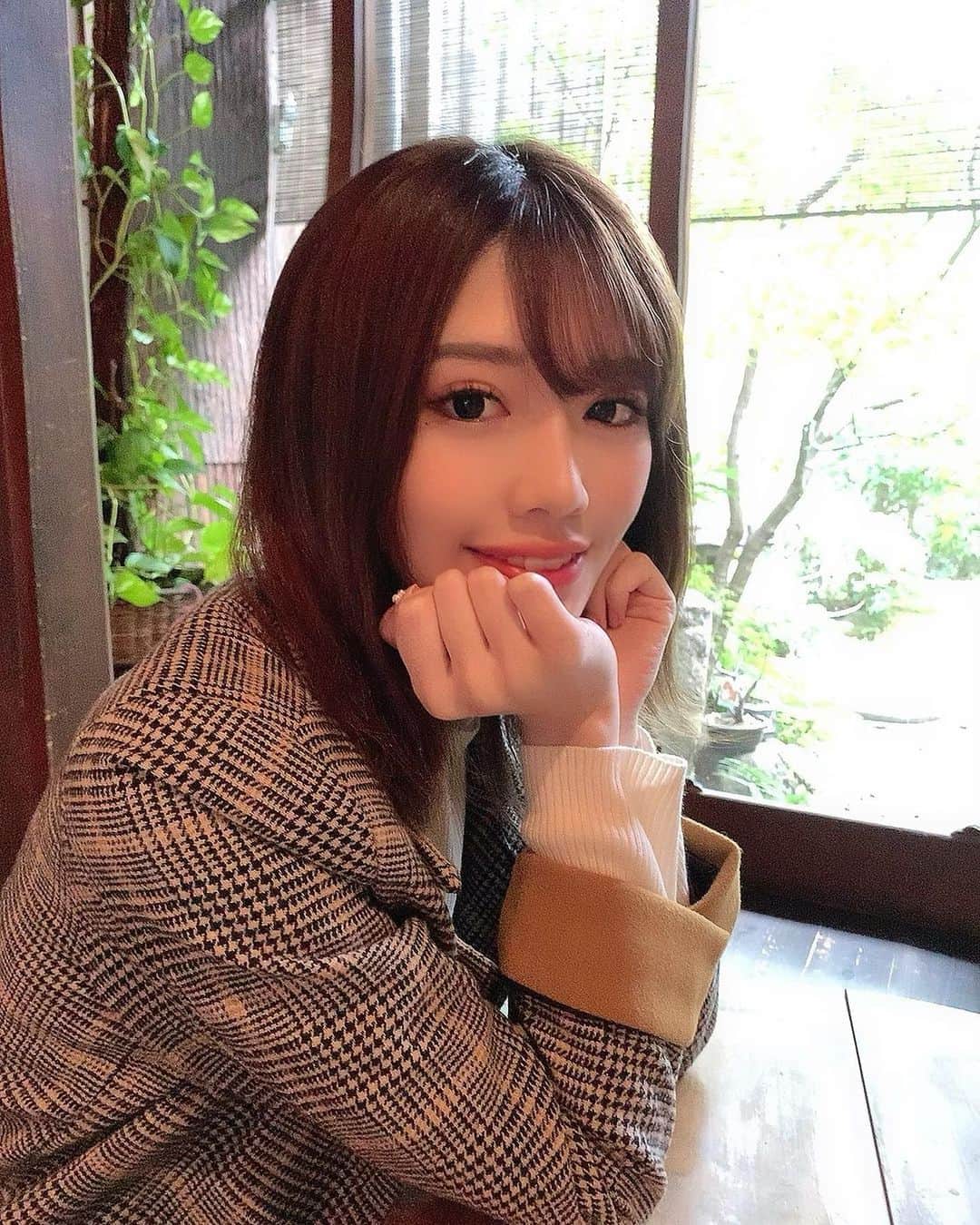SHINTANITOUKOのインスタグラム：「京都の時の🍁🏯 11月もあと5日で終わるね！ ちょっと寒くなってきたし みんな体調気をつけてね！！  #京都観光 #京都カフェ #京都 #旅行 #カフェ #カフェ好き #また行きたい #京都好き #お庭 #11月 #あと5日 #いいね歓迎 #レースクイーン #데일리코디 #오오티디 #패션 #フォローミー #followｍe」