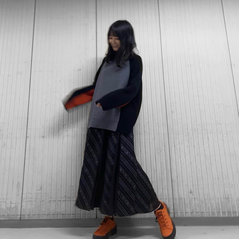田中皓子のインスタグラム：「. 差し色オレンジ .  #ootd #fashion #stu48 #私服 #田中皓子」