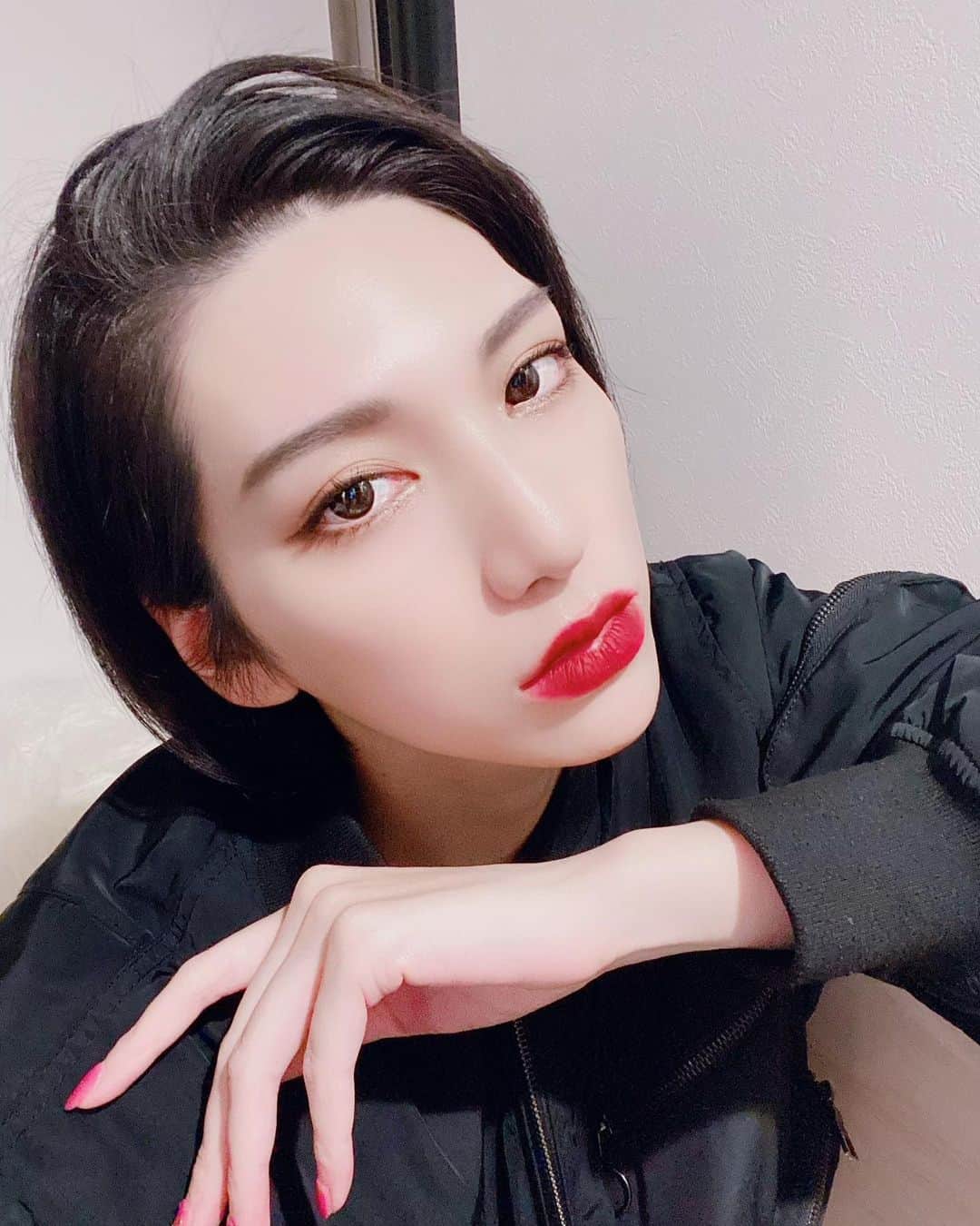 Lopeさんのインスタグラム写真 Lopeinstagram この季節は赤リップやりたくなりますよね 赤リップ 赤リップメイク Redlips Makeup 黒髪 黒髪ショート Model Cosplayer Japanesegirl Asiangirls 11月25日 18時47分 Lopechante
