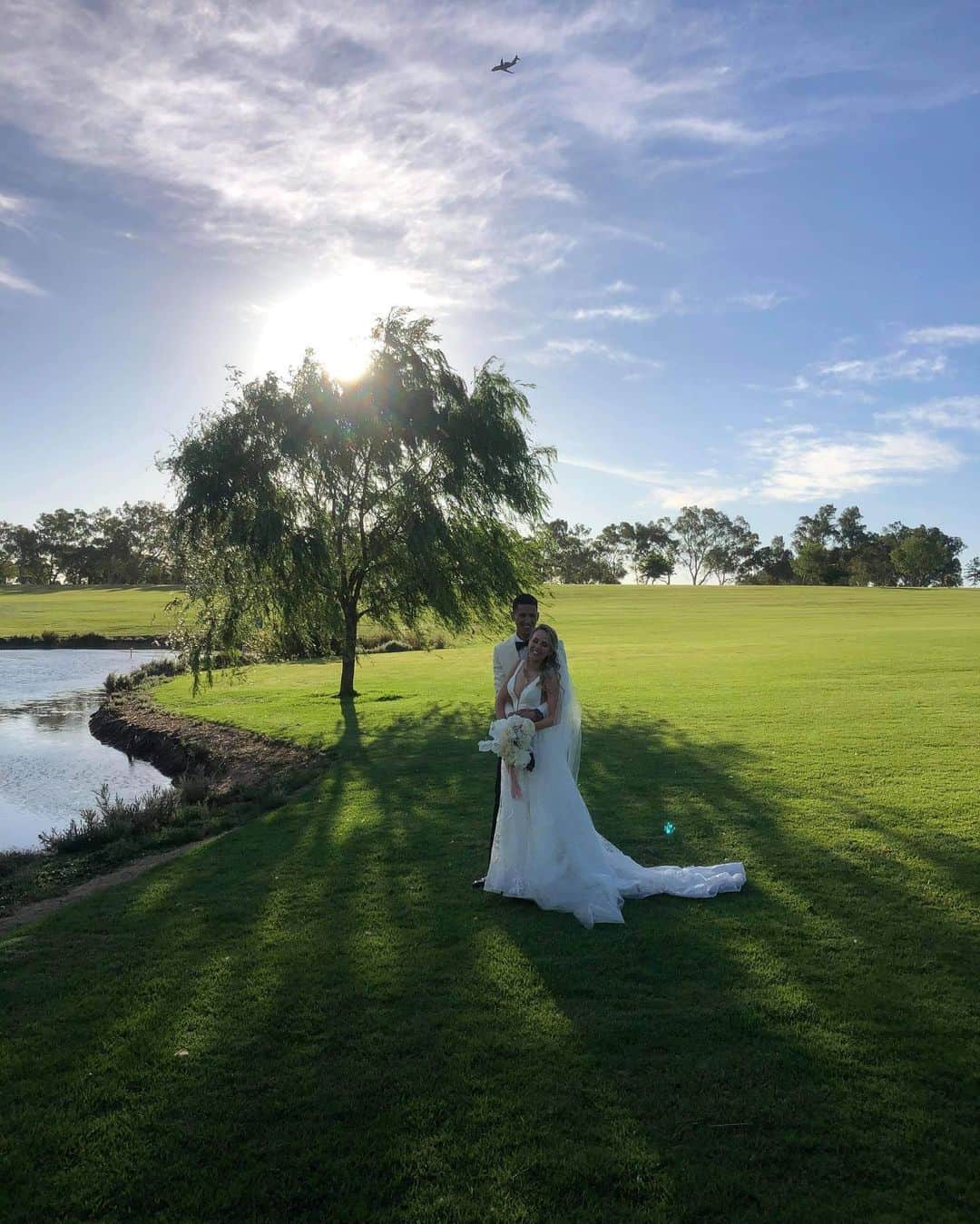 Naa Anangさんのインスタグラム写真 - (Naa AnangInstagram)「cheers @mark_mcgowan_mp for opening up the borders so we could celebrate the most beautiful day!  @hayleej13 & @stixey - your wedding was absolute perfection and I look forward to this next chapter of your lives 🥰 #hayleestixwithandrews」11月25日 18時44分 - ohyeahnaa