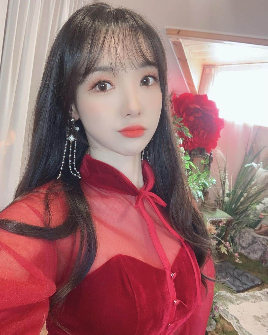 ミンヒ のインスタグラム：「💃🏻레드레드 하구만❤️」