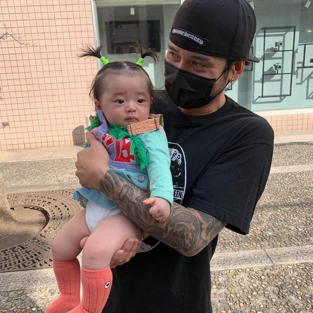 漆川由佳さんのインスタグラム写真 - (漆川由佳Instagram)「念願だった奈良さん、神能さんに抱っこしてもらえて本当嬉しかったです😭🙏🏻✨ありがとうございました🙇🏻‍♀️🙇🏻‍♀️🙇🏻‍♀️ ナナコに髪キレイにしてもらって久々に梅、カナ、大鶴、アサワ達にも久々会えて話せてとってもいい日だった🥰✨ありがとう💖💖💖」11月25日 18時58分 - shitsukawayuka