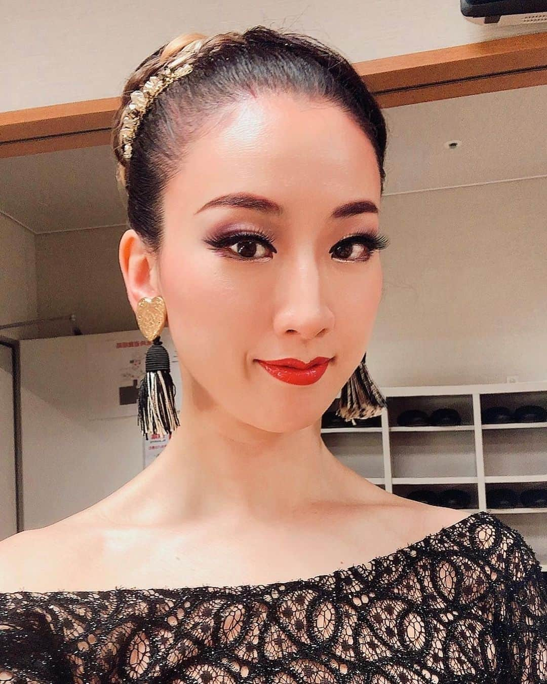 美翔かずきさんのインスタグラム写真 - (美翔かずきInstagram)「グランタンゴ2020千秋楽でした✨ 皆さま！沢山の応援ありがとうございました❣️❣️❣️スペイン語が流れ、幕が上がる。こんな時ですが、アルゼンチンに居るかのような感覚で物凄く嬉しかったです✨楽屋でも開演前のアナウンスはスペイン語😍 フェデリコの楽団の素晴らしい演奏で踊れた事を幸せに思います。  素晴らしい作品です！ ぜひDVD観て下さいね(๑>◡<๑) ↓↓↓ Gran Tango 2020  アフターパンフレット発売決定✨  お申し込み 締め切り: 11月30日 発売日 : 1月15日  パンフレット及び公演DVD セット価格 11000円(消費税込み  お申込みは、 vorsitzende.sonntag626@docomo.ne.jp まで。」11月25日 19時22分 - m_is_s_io_n