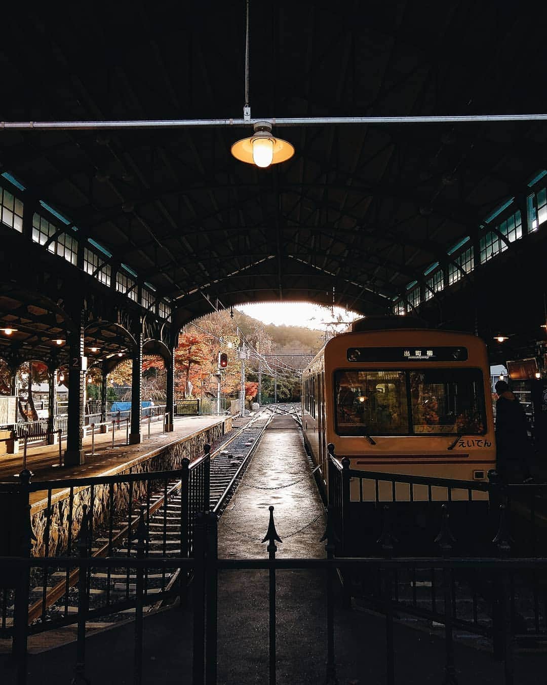 kei_pqのインスタグラム：「11月中頃の京都日帰り旅の記録✍ 学生時代によく乗った🚃叡山電鉄で八瀬まで。 懐かし風景みながら学生時代を回想。ワンマンカーは変わらず。」