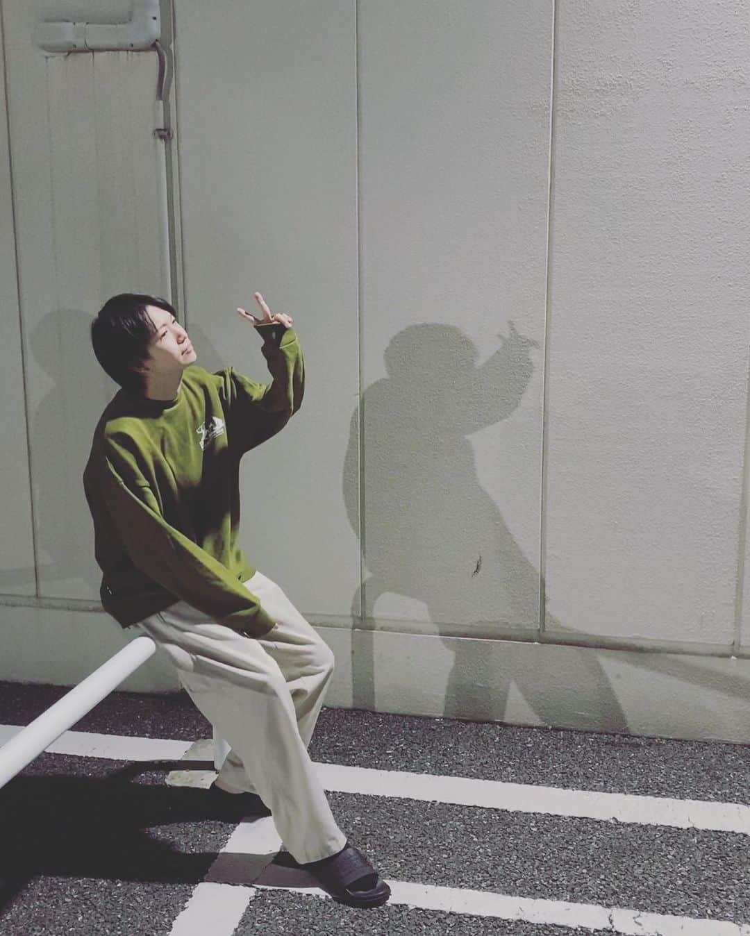 綱啓永さんのインスタグラム写真 - (綱啓永Instagram)「家でゆっくりしながらベストアーティスト見るの最高。なう。  #✌」11月25日 19時28分 - tsuna_keito