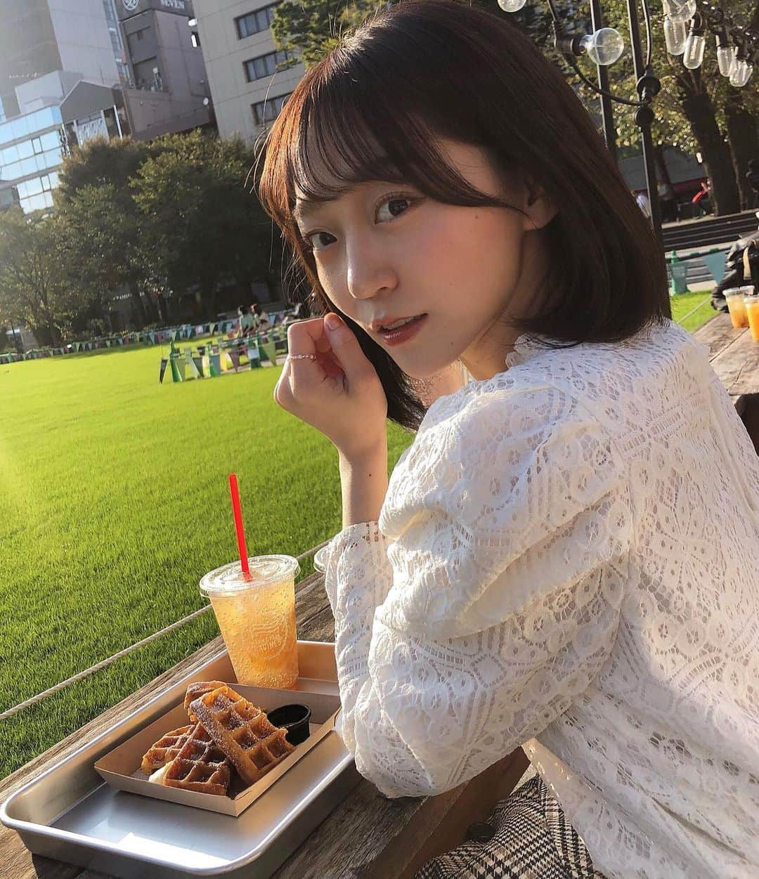 土路生優里さんのインスタグラム写真 - (土路生優里Instagram)「気づいたら11月後半。 そりゃ寒いよね🤷‍♀️❄️  #南池袋公園 #東京カフェ」11月25日 19時34分 - torochan__324